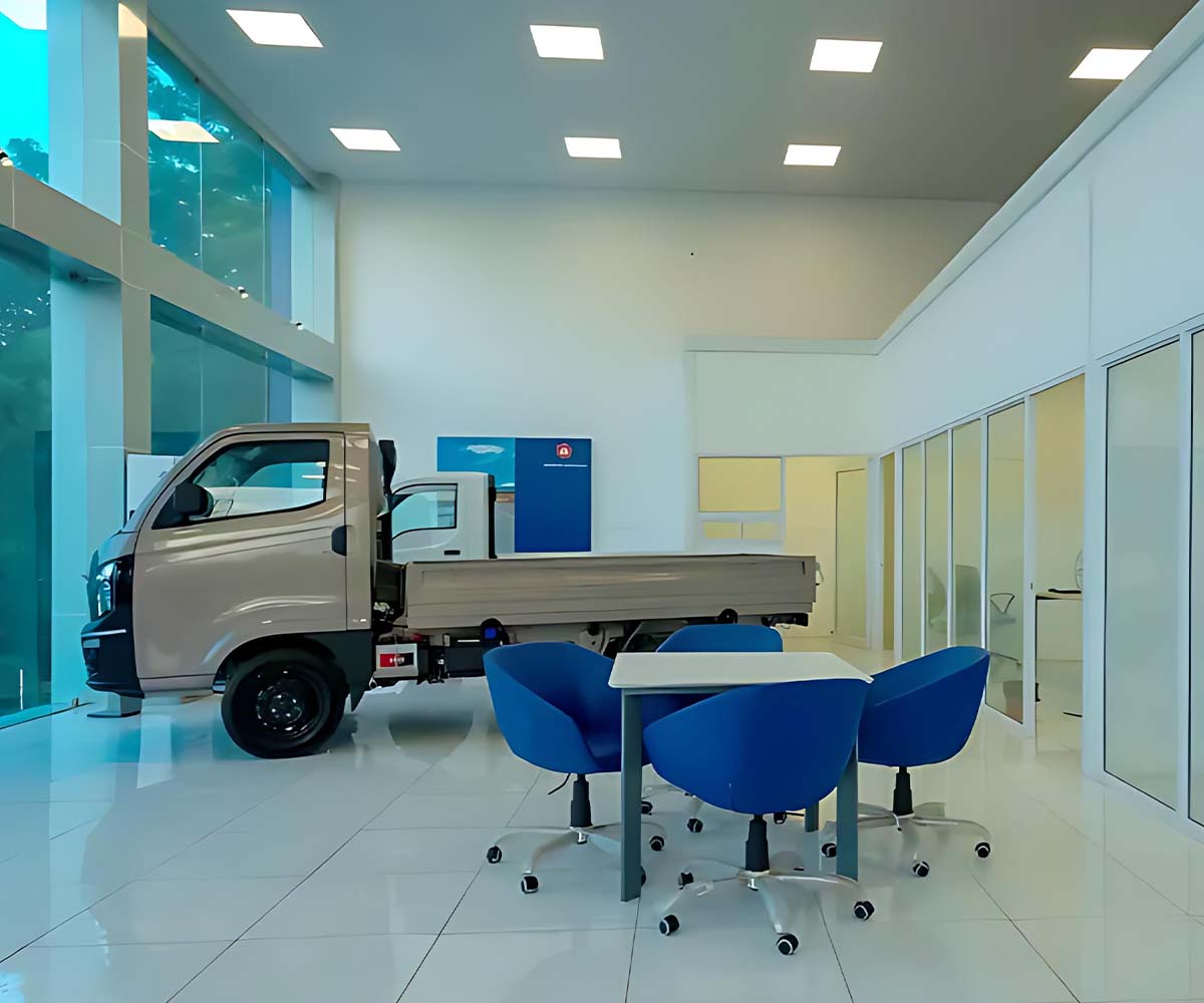 Commercial Vehicle Showroom Dubai